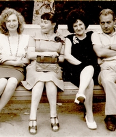 С ростовскими литераторами . Слева-направо - Наташа Суханова, Мария Костоглодова, Владимир Моложавенко